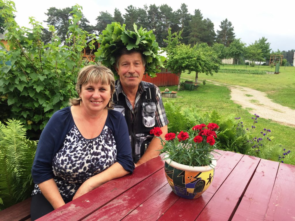 Terasa su ofūro kubilu ir panorama į Arino ežerą Molėtų rajone